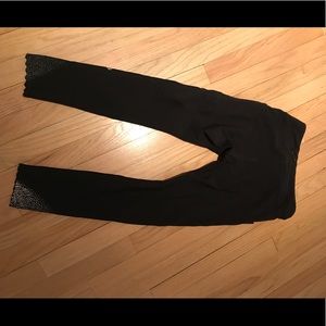 Lululemon Tight Stuff Pant - Black, size 6